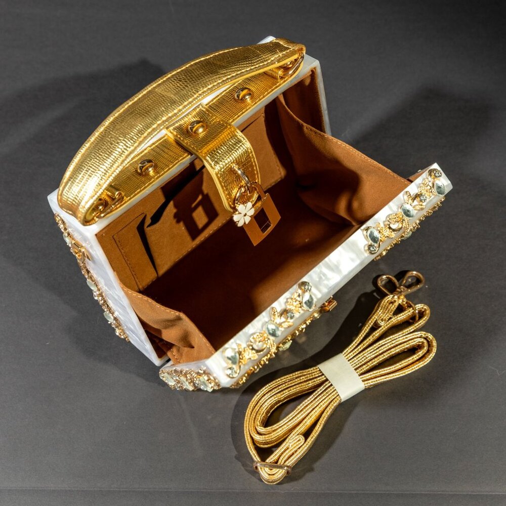 Verano Hill Acrylic Box Handbag White Gold Floral Design NWOT - Picture 4 of 7